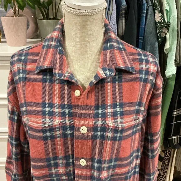 American Eagle | Pink and Blue Plaid Flannel size Medium - Picture 2 of 12